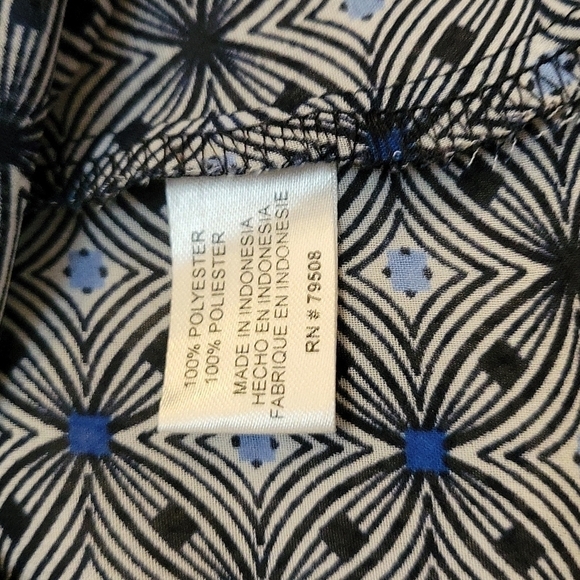 3/$30 VIOLET & CLAIRE Optical Illusion Split Neck Long Sleeve Blouse - Picture 7 of 12